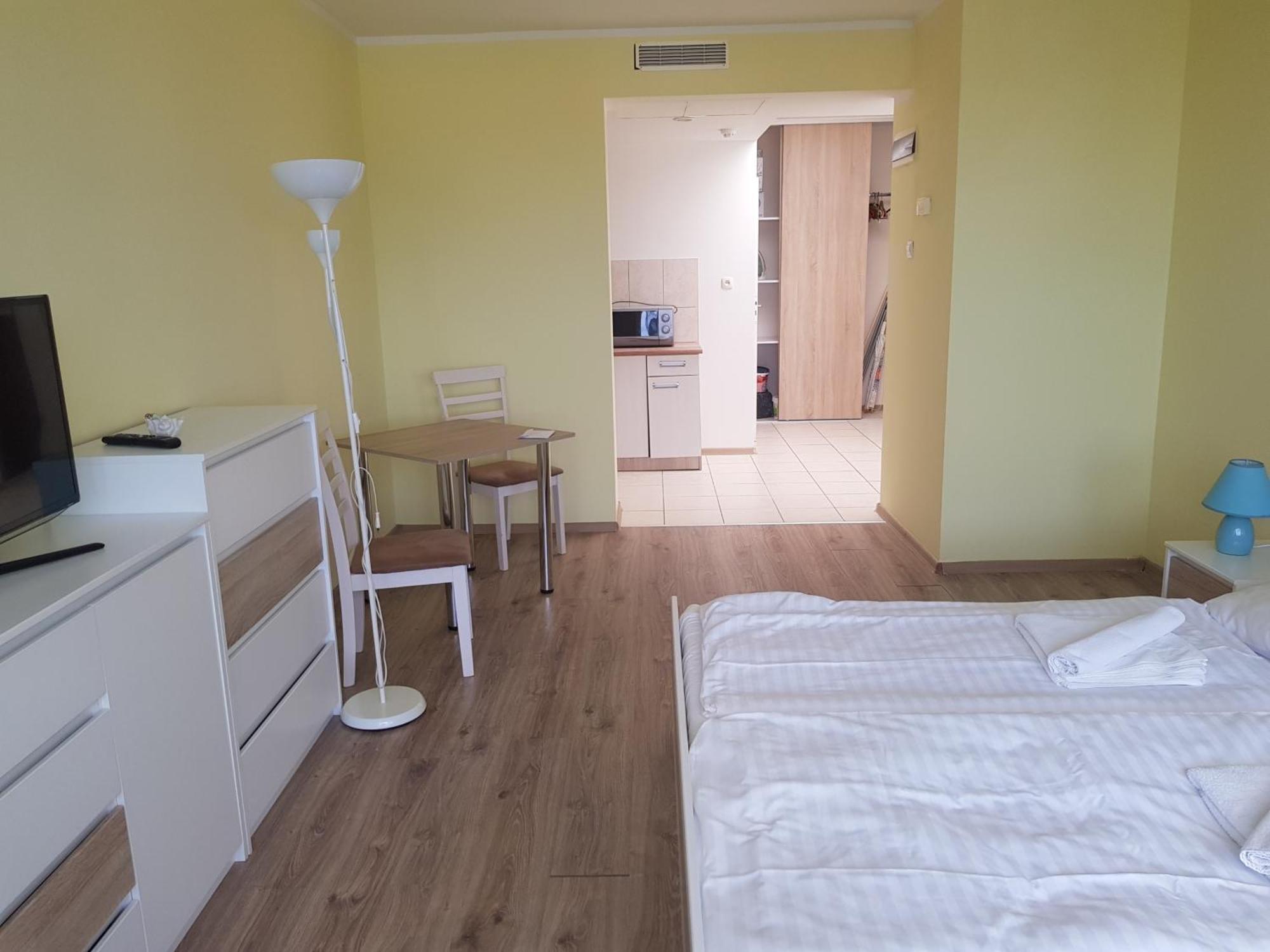 Polonia Apartamenty 코워브제크 외부 사진
